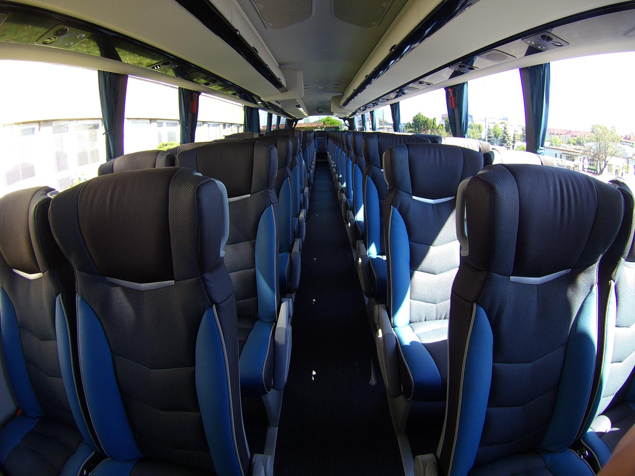 zájezdový autobus SCANIA Irizar i6